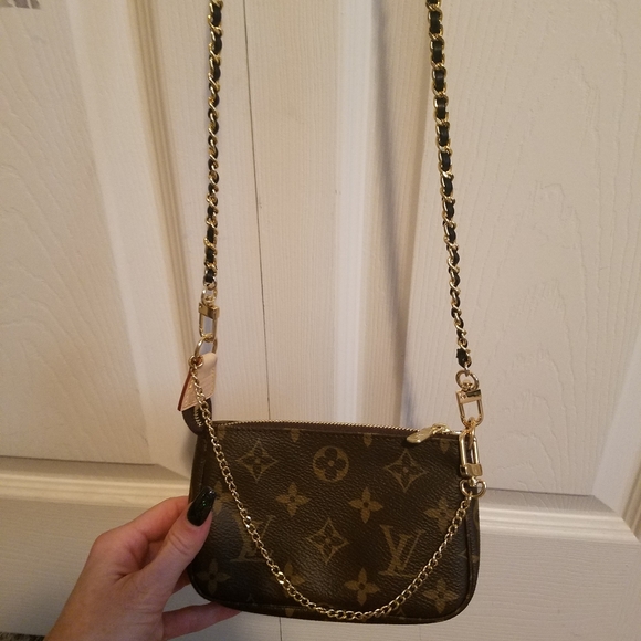 SOLD New Louis Vuitton Mini Pochette Accessories - Picture 15 of 15